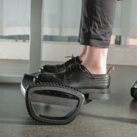 Reposapiés Brateck ergonómico, 50.2 x 27.7 x 13.5 cm, balancín compacto, negro