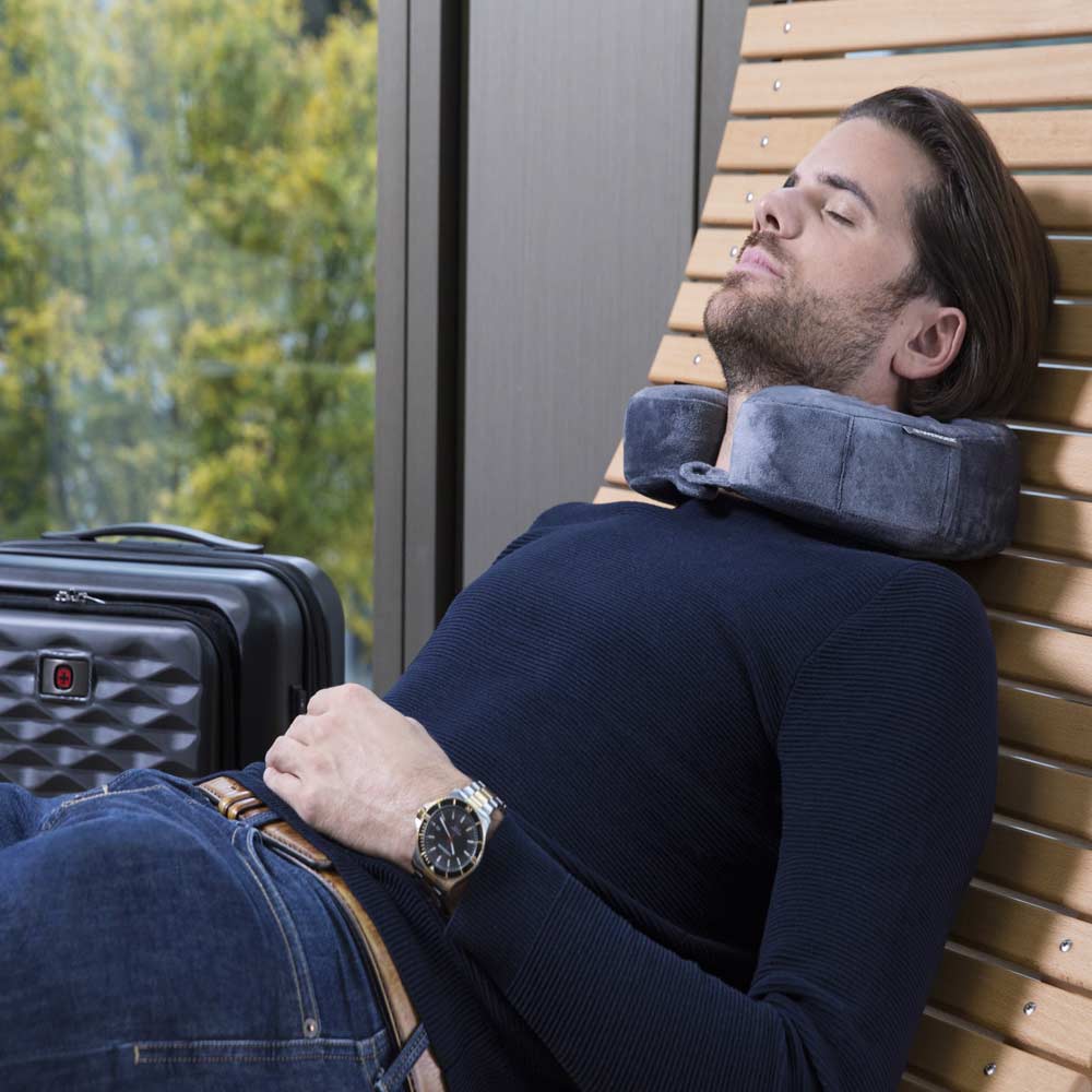 Imagen 2 del producto Almohada de viaje Wenger color gris