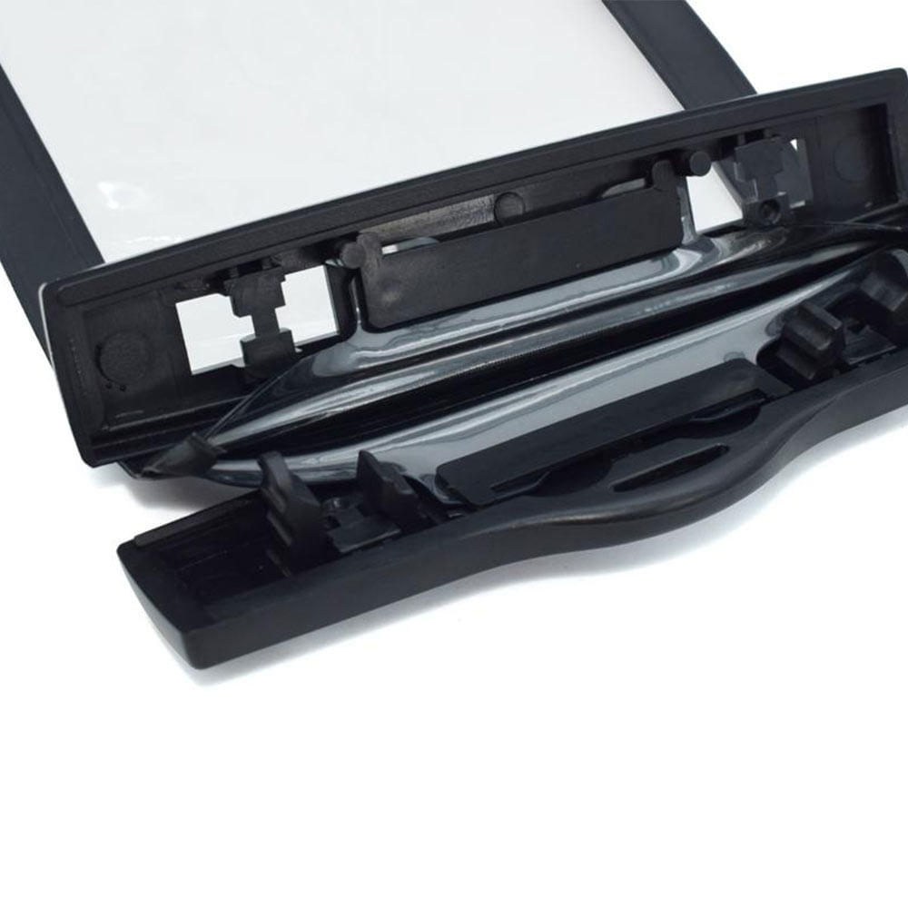 Imagen 2 del producto Protector acuático i2Go para celular IPX8, hasta 25 metros, sistema de cierre impermeable, negro