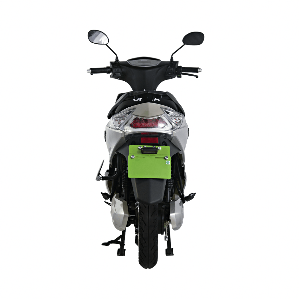 Imagen 2 del producto Moto eléctrica Okaya, motor 2500 W, peso máx 150 kg, batería removible LFP de 72V 30AH, carga 3-4 horas, plateado