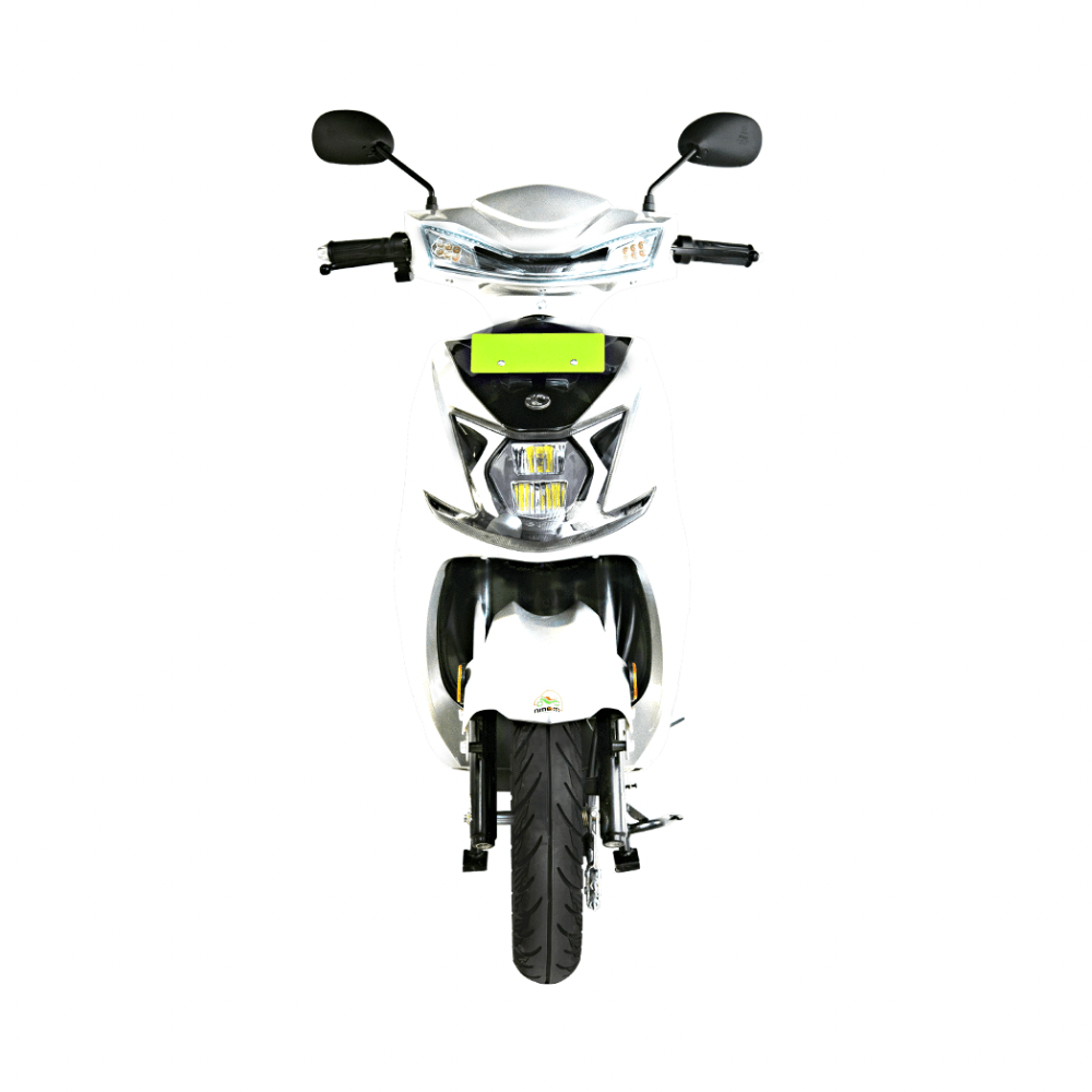 Imagen 2 del producto Moto eléctrica Okaya, motor 2500 W, peso máx 150 kg, batería removible LFP de 72V 30AH, carga 3-4 horas, blanco
