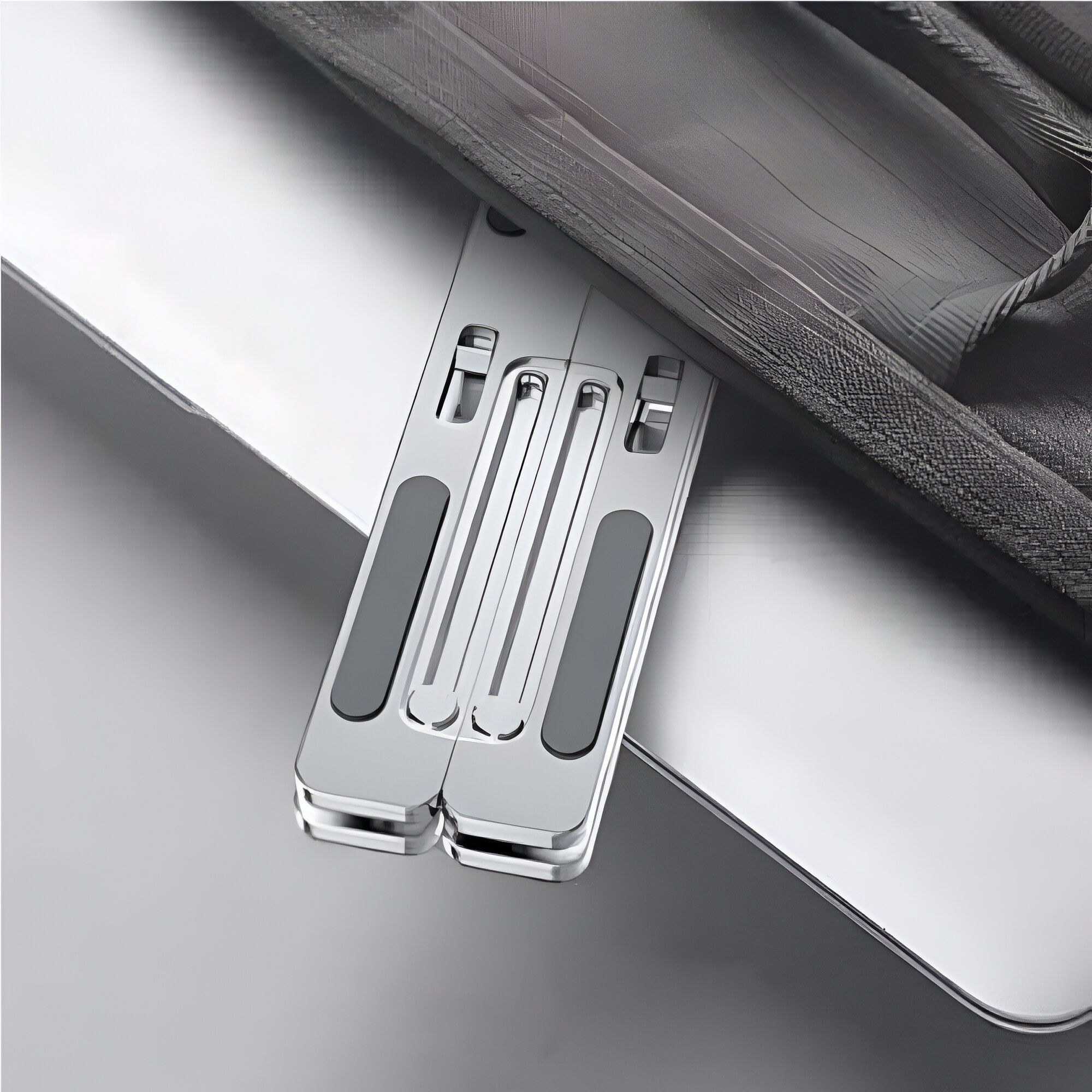 Imagen 2 del producto Soporte de metal plegable para Laptop