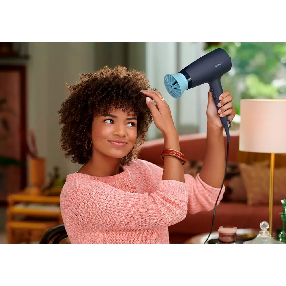 Imagen 2 del producto Secador de cabello Philips BHD360-20 2100W, 6 niveles de velocidad, azul