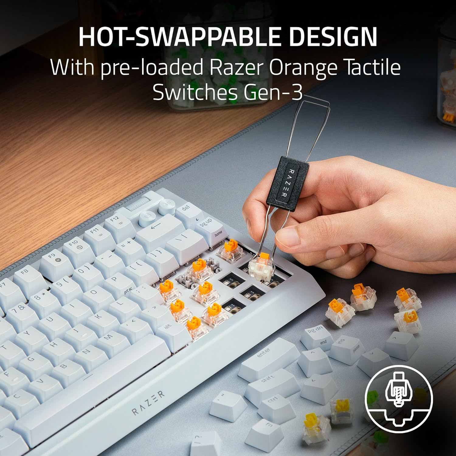 Imagen 2 del producto Teclado gamer alámbrico Razer BlackWidow V4, conexión USB, 75% mecánico, idioma inglés, Chroma RGB, Orange Switch, blanco