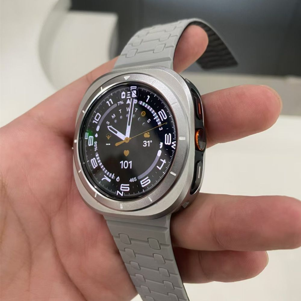 Imagen 2 del producto Funda metal acero inoxidable y cristal zafiro sintético para Samsung Galaxy Watch Ultra 47mm, plateado mate