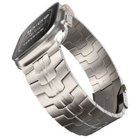Correa titanio Urvoi Iron Man para Apple watch ultra, Ultra 2 y 46mm series 10, color titanio mate, cierre desplegable doble botón