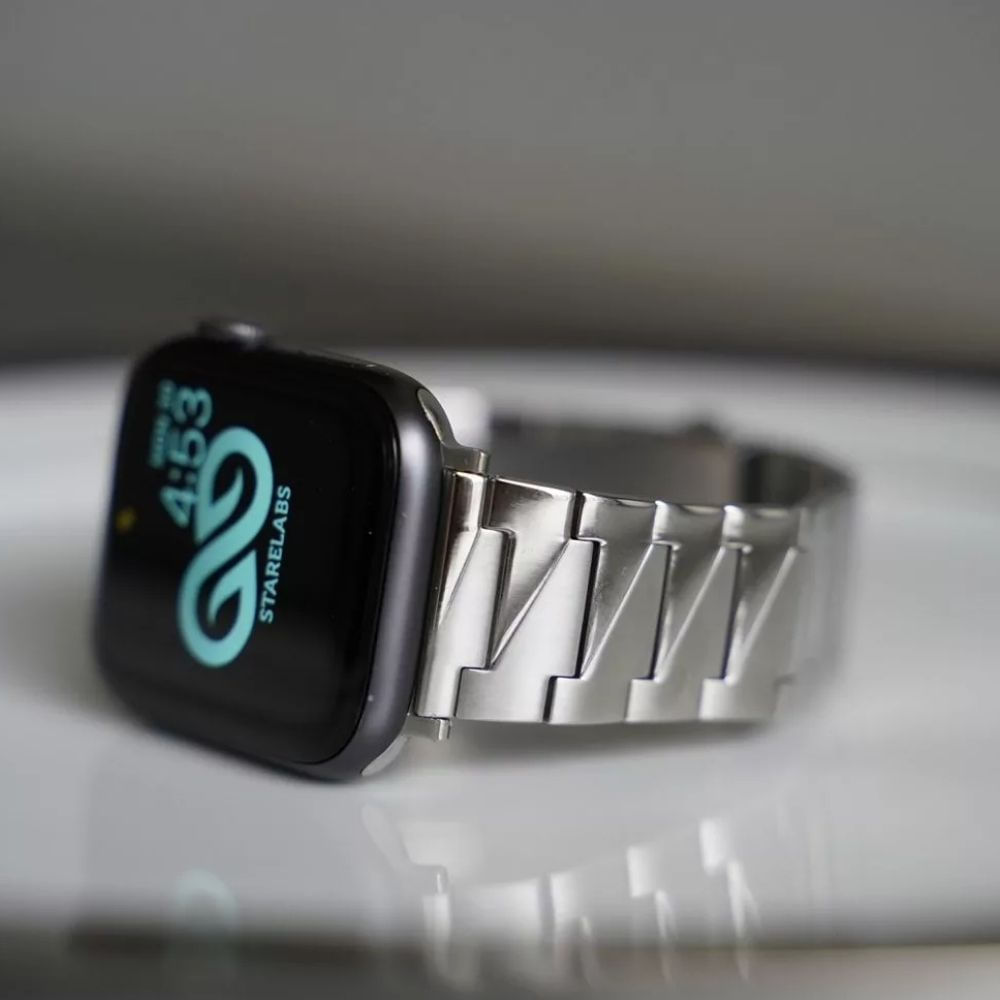 Imagen 2 del producto Correa acero inoxidable Small Square para Apple Watch 42/44/45/49mm y serie 10 46mm, plateado
