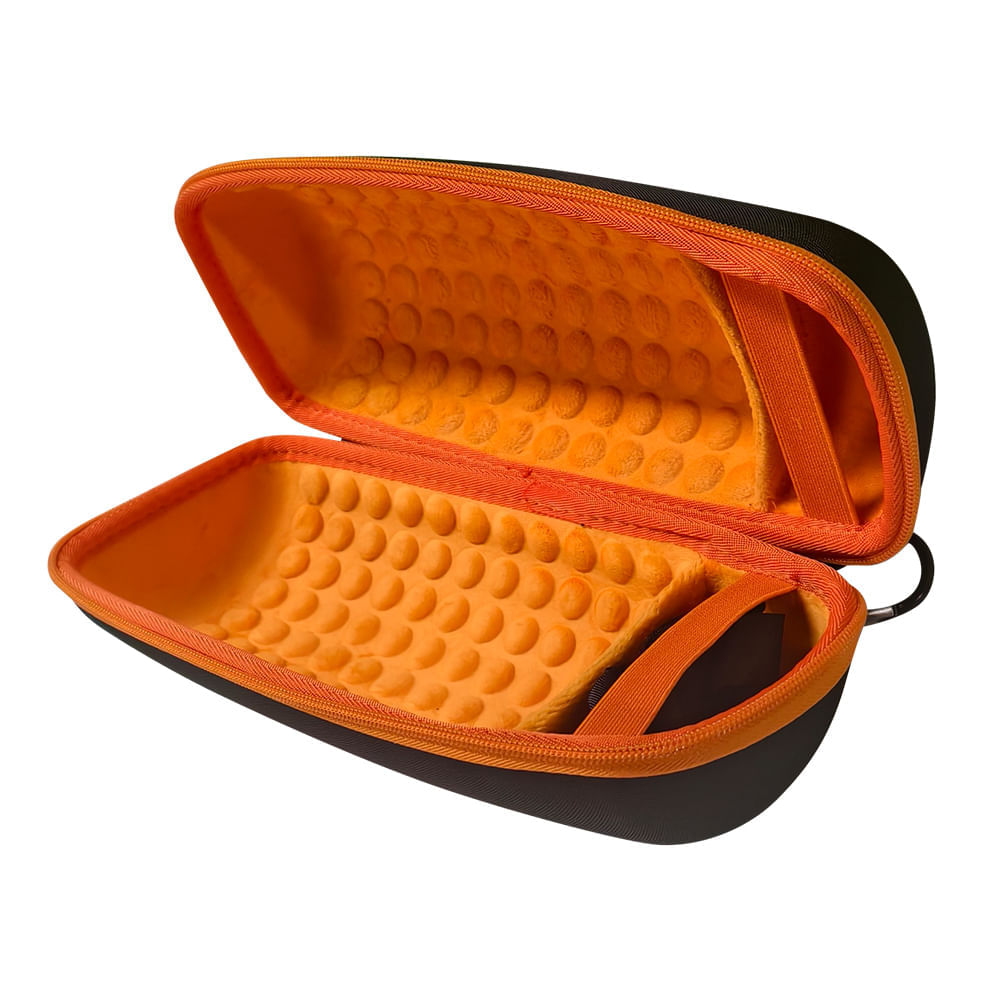 Imagen 2 del producto Estuche para parlante Roadtrip Charge 6 de JBL, nylon + EVA, rígido, protección contra golpes, rayones, caídas y polvo, negro