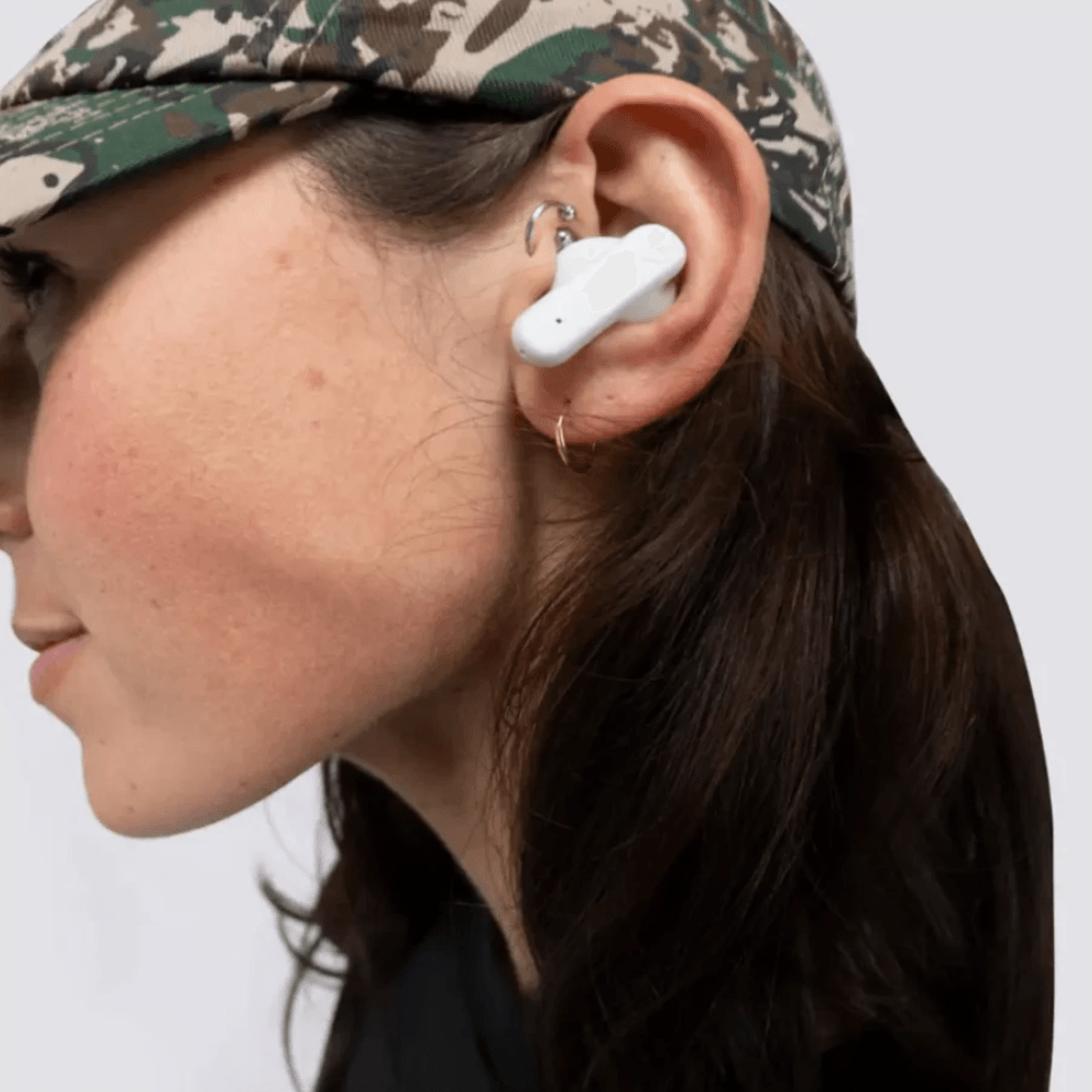Imagen 2 del producto Audífonos Bluetooth true wireless Skullcandy Smokin Buds, IPX4, hasta 20 horas con estuche, blanco